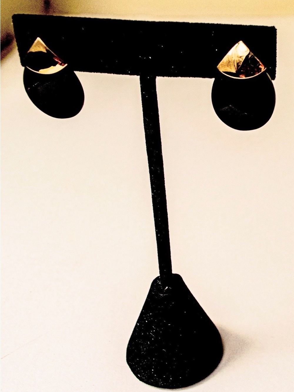 14K Solid Yellow Gold & Black Onyx Teardrop Stud Earrings - Picture 4 of 4